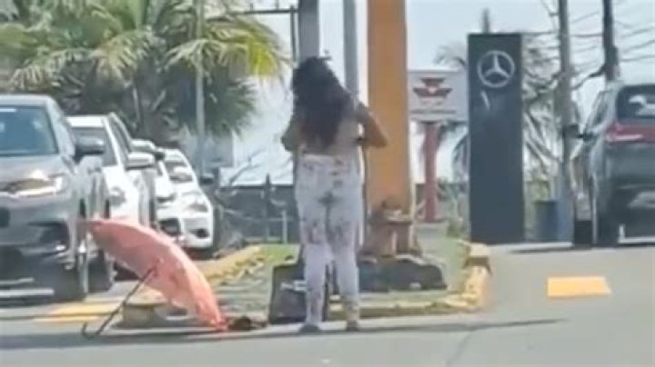 VIDEO: Mujer se desnuda y provoca clausura de bar “Marchante” norte en Veracruz